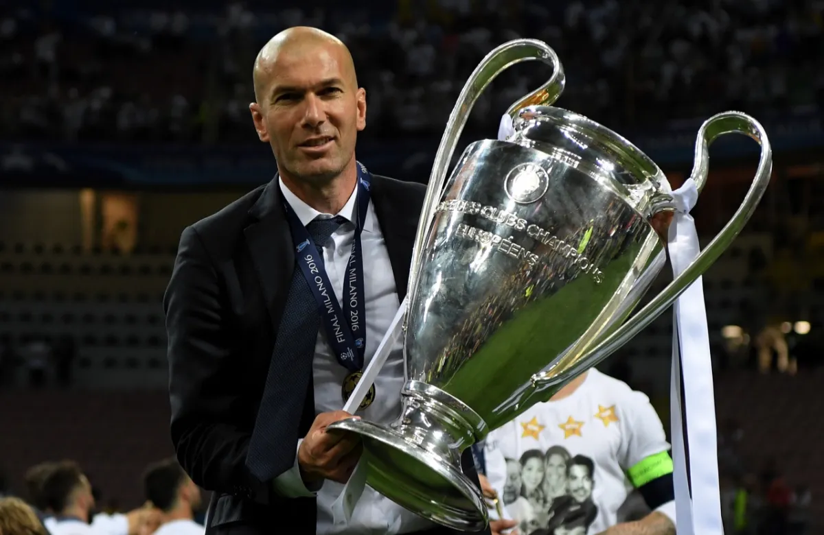 Zinedine Zidane, con la última Champions del Madrid.