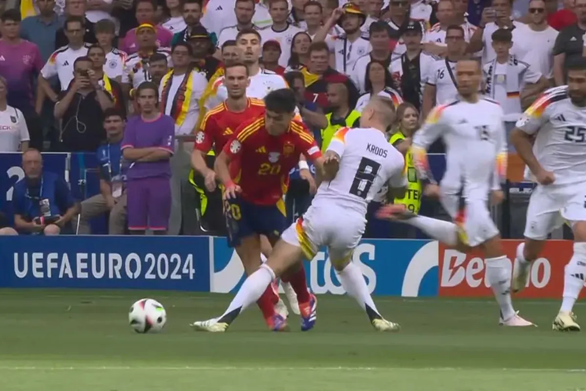 Kroos, sin querer, lesiona a Pedri en el España - Alemania de la Eurocopa: “Fue mala...”