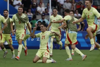 Sergio Camello, celebrando uno de sus goles ante Francia.