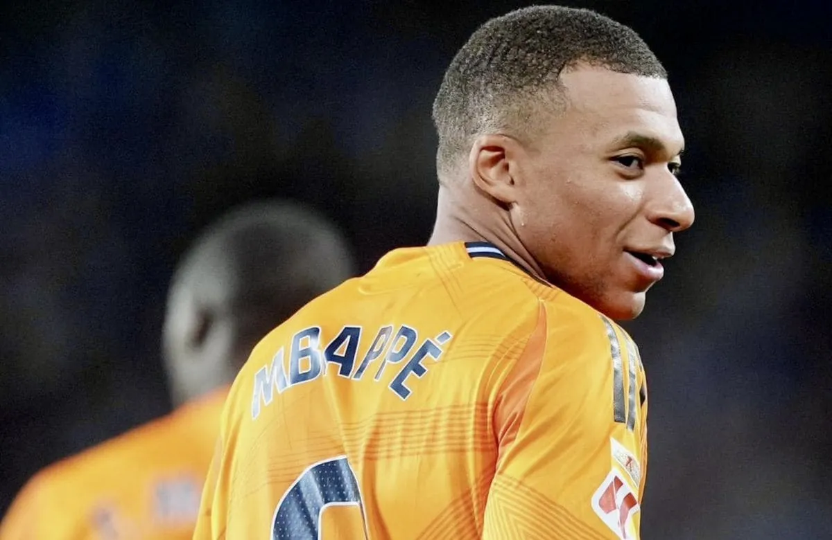 Kylian Mbappé volvió a liderar el ataque madridista y dejó su huella en Anoeta