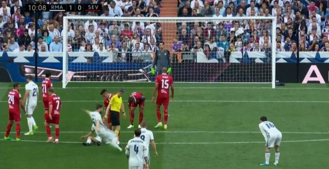 Gol de Nacho al Sevilla