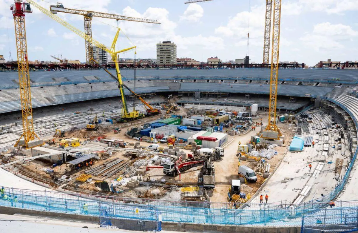 El Camp Nou, en obras.