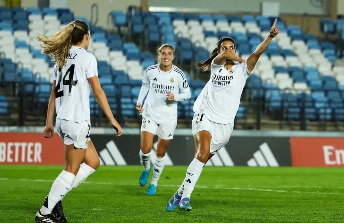 Alba Redondo, celebrando uno de sus goles ante el Levante Badalona. Alba Redondo, celebrando uno de sus goles ante el Levante Badalona.