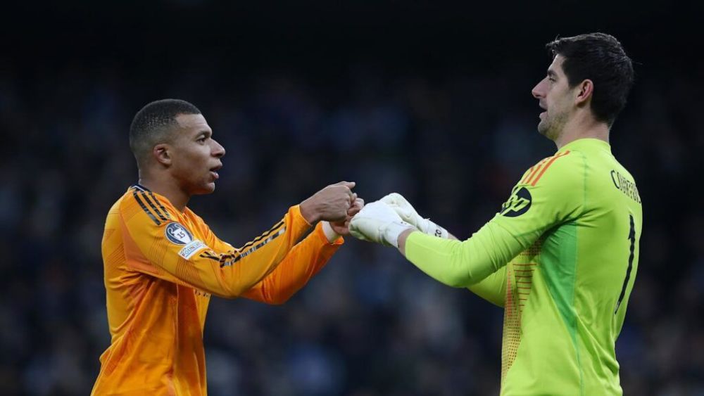 Kylian Mbappé y Thibaut Courtois durante un partido. Kylian Mbappé y Thibaut Courtois durante un partido.