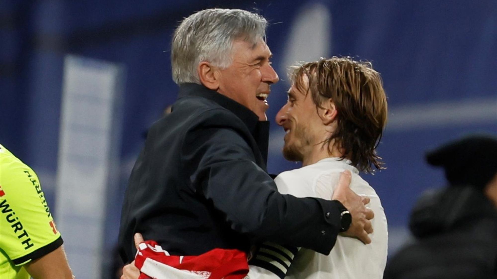 Carlo Ancelotti y Luka Modric han hablado sobre la alineación del partido de esta noche ante el Atlético, donde el croata no partirá como titular. Carlo Ancelotti y Luka Modric han hablado sobre la alineación del partido de esta noche ante el Atlético, donde el croata no partirá como titular.