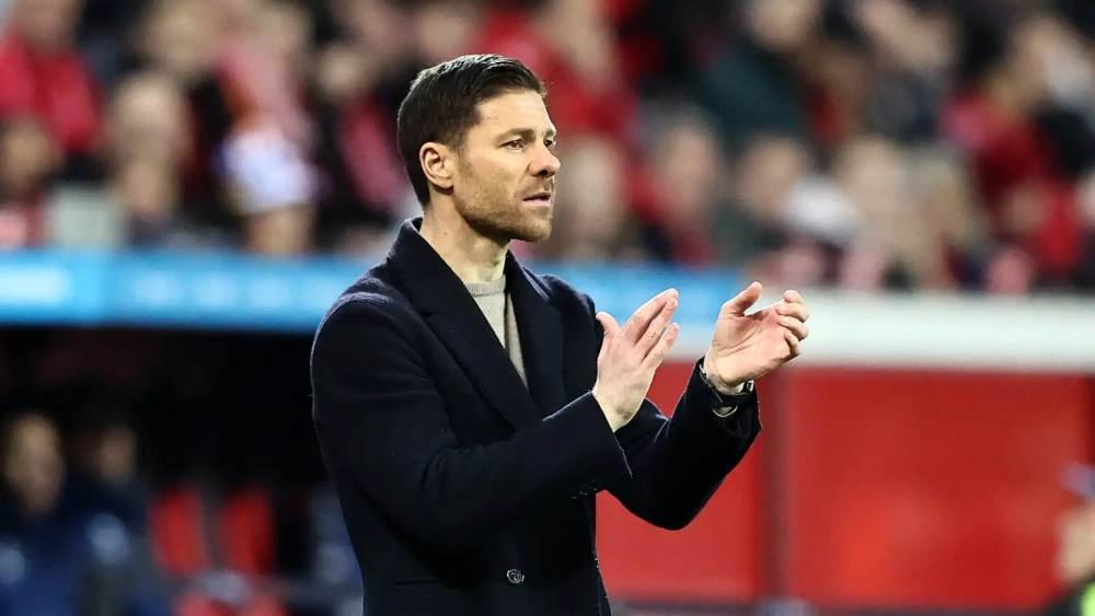 Xabi Alonso en un partido con el Bayer Leverkusen.