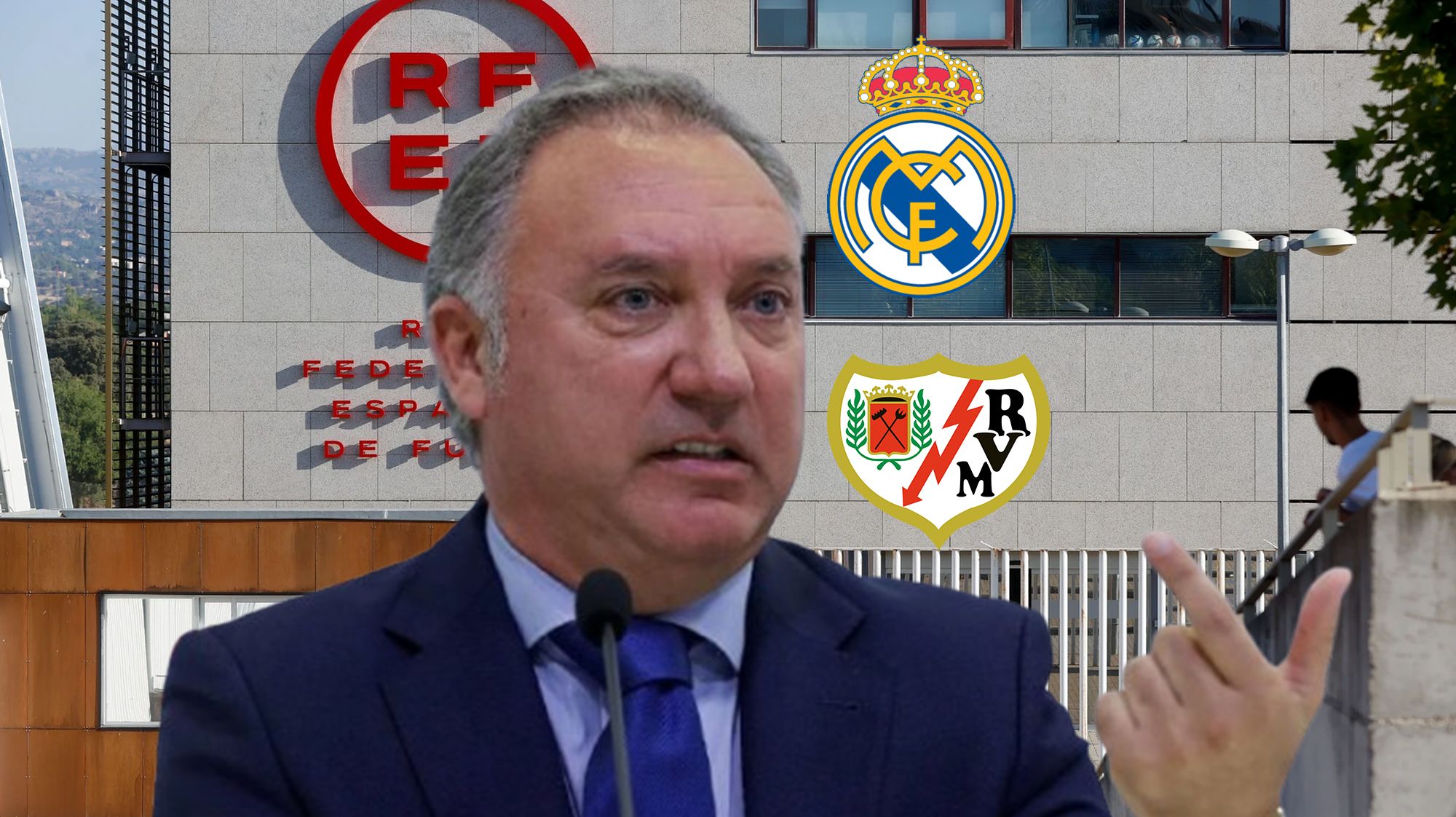 Medina Cantalejo, escudo del Real Madrid y del Rayo Vallecano.