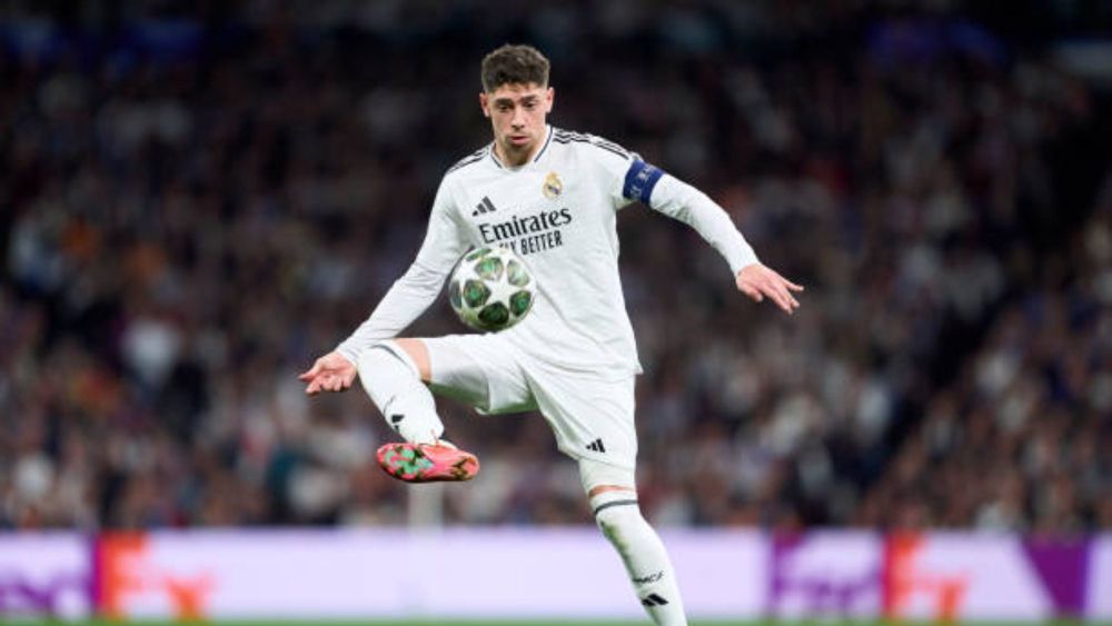 Valverde se afianza cada vez más en el lateral derecho del Real Madrid. Valverde se afianza cada vez más en el lateral derecho del Real Madrid.