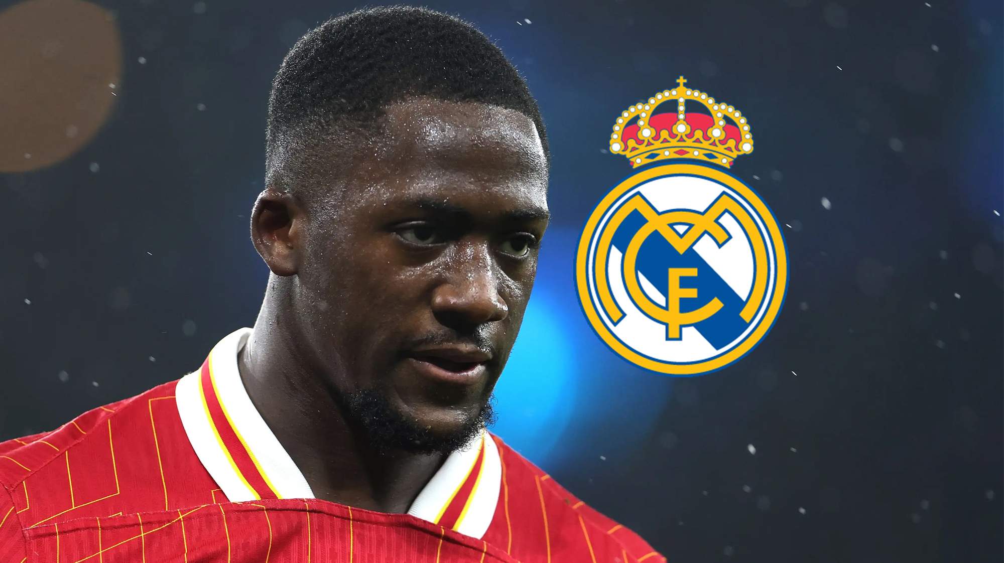 Konaté jugando un partido con el Liverpool y un escudo del Real Madrid.