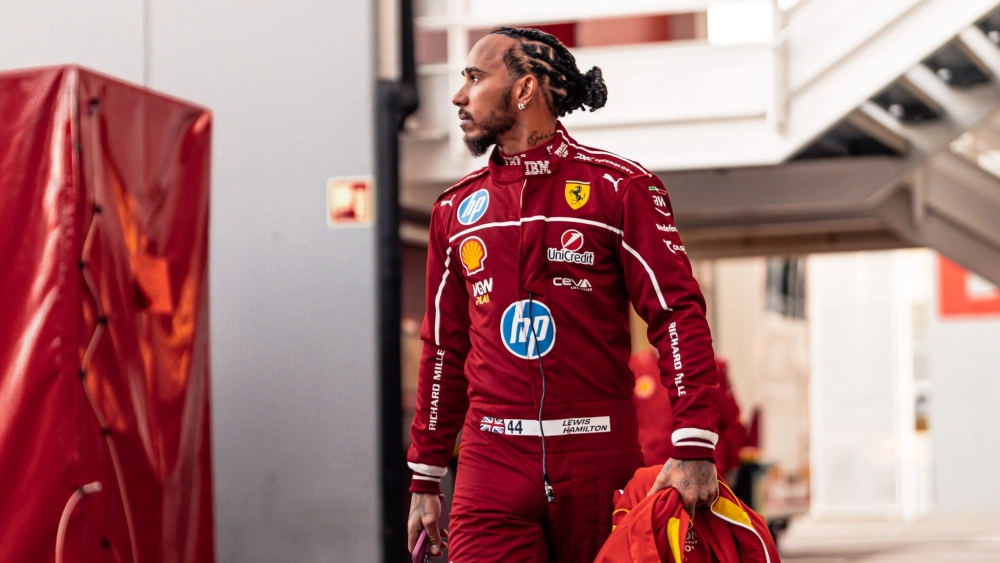 Hamilton con Ferrari