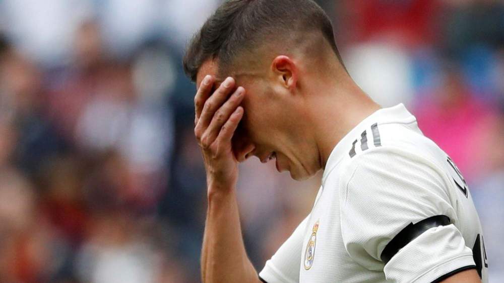Lucas Vázquez, echándose las manos a la cabeza, durante un partido del Madrid de hace unas temporadas.