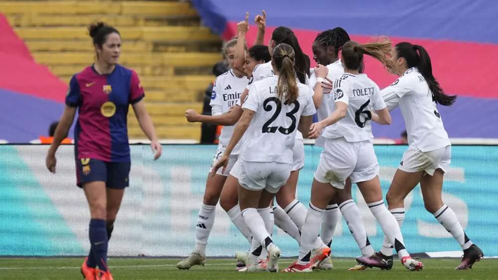 El Real Madrid celebrando el primer gol El Real Madrid celebrando el primer gol