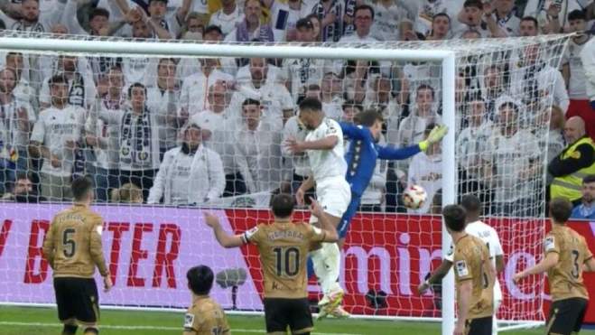 Penalti de Álex Remiro A Jude Bellingham.
