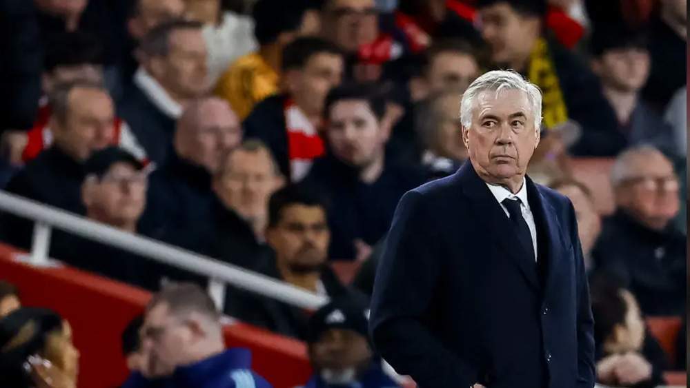 Carlo Ancelotti frente al Arsenal