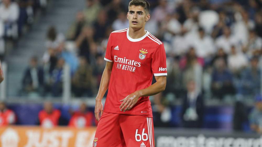 Antonio Silva jugando con el Benfica Antonio Silva jugando con el Benfica