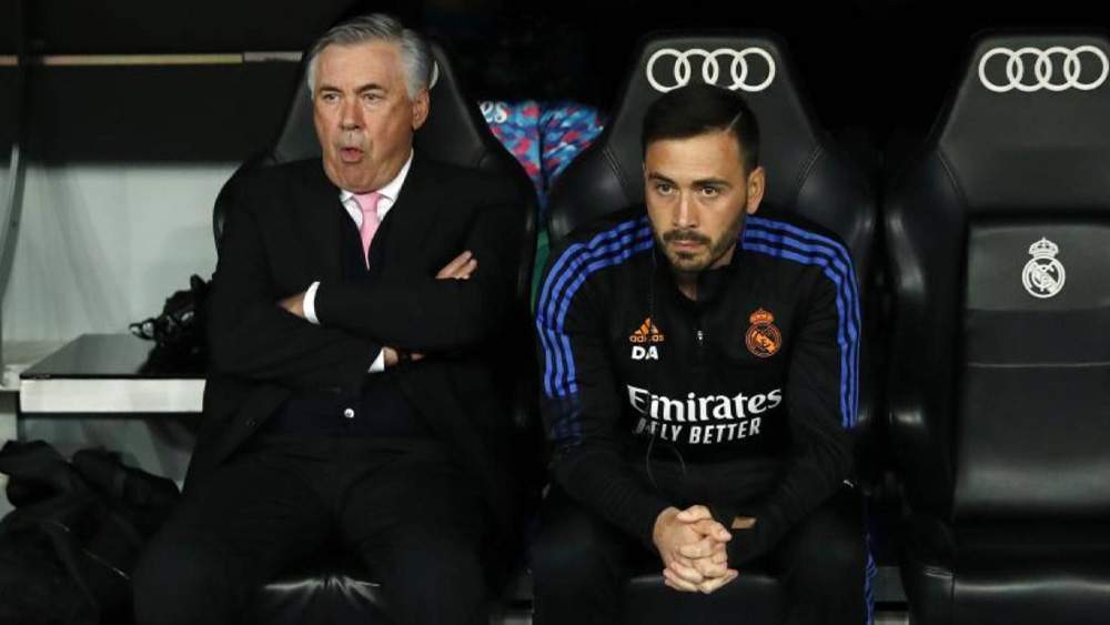 Davide y Ancelotti en el banquillo del Bernabéu Davide y Ancelotti en el banquillo del Bernabéu