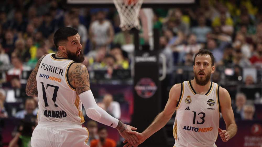 Vincent Poirier y Dzanan Musa. Vincent Poirier y Dzanan Musa.