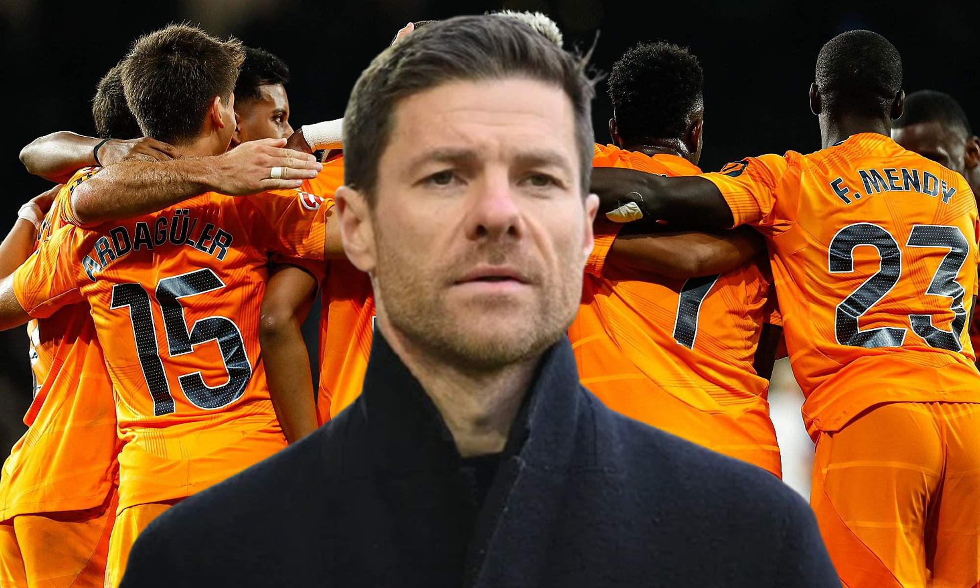 Xabi Alonso y los jugadores del Real Madrid celebrando un gol. 