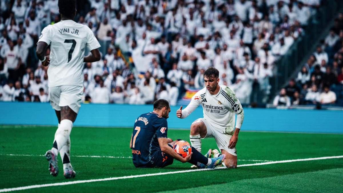 Raúl Asencio en una acción del partido junto a Borja Iglesias Raúl Asencio en una acción del partido junto a Borja Iglesias