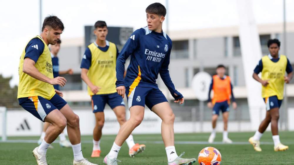 Asencio entrenando junto a sus compañeros