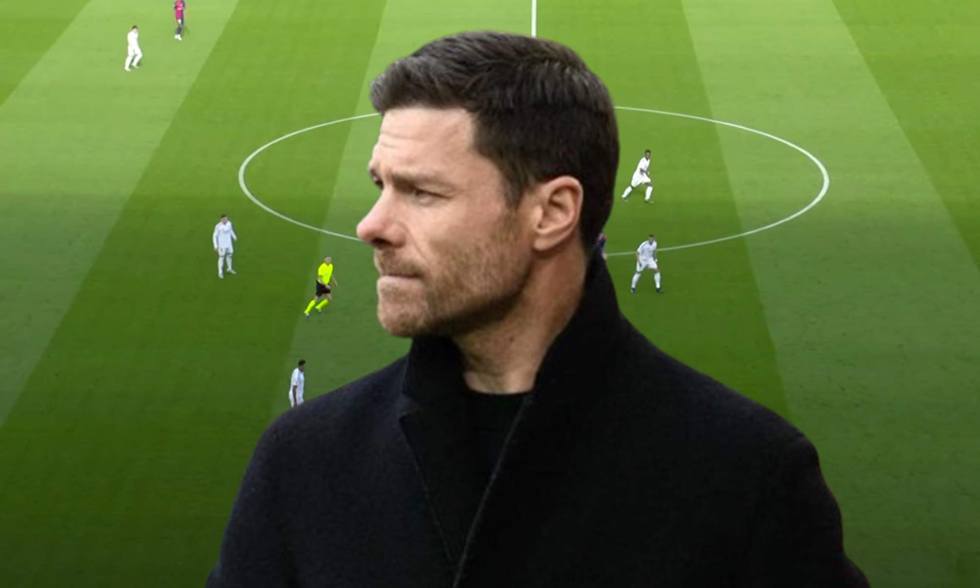 Xabi Alonso y una captura del Barcelona - Real Madrid de Liga.