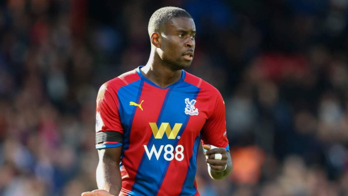 Marc Guéhi durante un partido con el Crystal Palace 