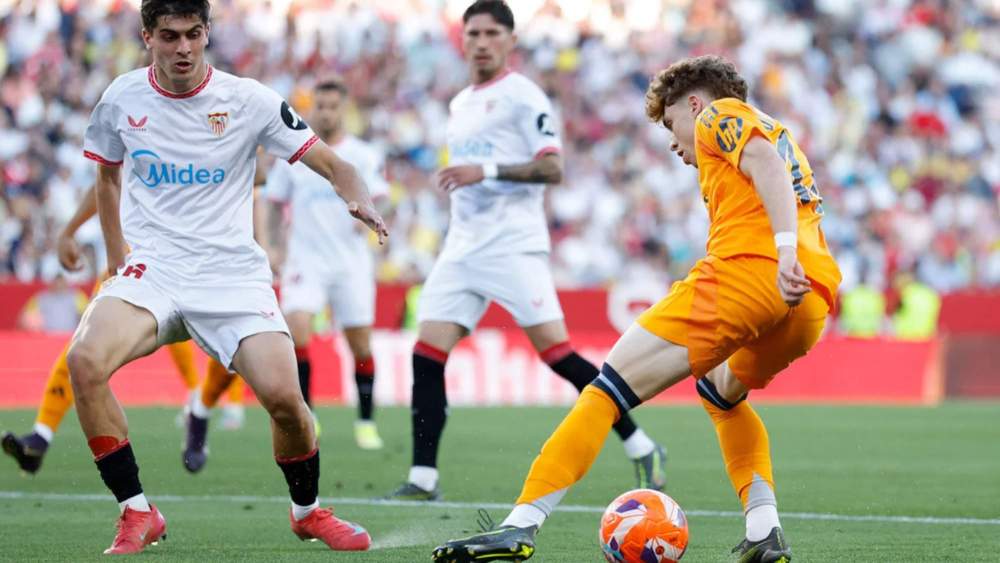 Víctor Muñoz durante el Sevilla Real Madrid