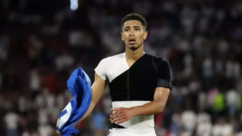 Jude Bellingham habría llegado a un acuerdo del Real Madrid para poner fin a los problemas que arrastra en su hombro izquierdo. Jude Bellingham habría llegado a un acuerdo del Real Madrid para poner fin a los problemas que arrastra en su hombro izquierdo.