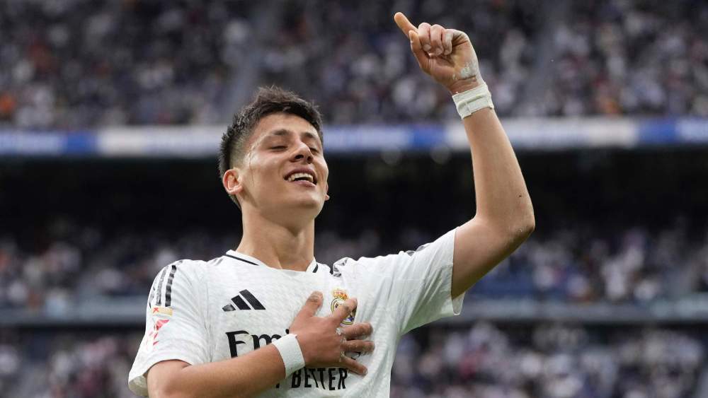 Arda Güler, celebrando recientemente un gol en un partido con el Real Madrid. Arda Güler, celebrando recientemente un gol en un partido con el Real Madrid.