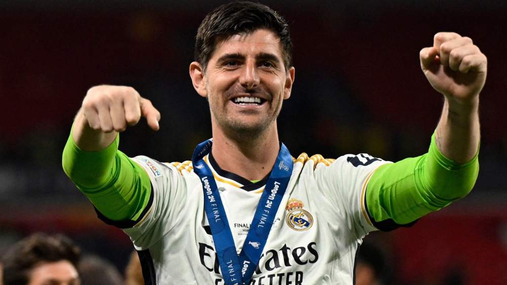 Thibaut Courtois, celebrando la Decimoquinta Copa de Europa con el Real Madrid. Thibaut Courtois, celebrando la Decimoquinta Copa de Europa con el Real Madrid.