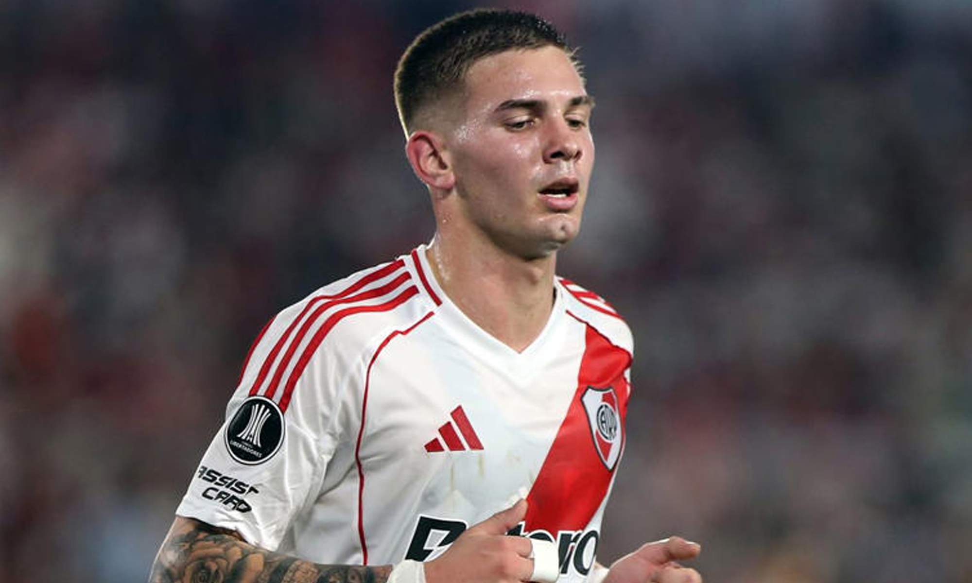 Franco Mastantuono jugando un partido con River Plate. Franco Mastantuono jugando un partido con River Plate.