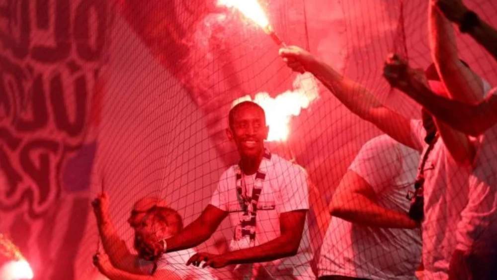 psg bengalas aficionados champions psg bengalas aficionados champions