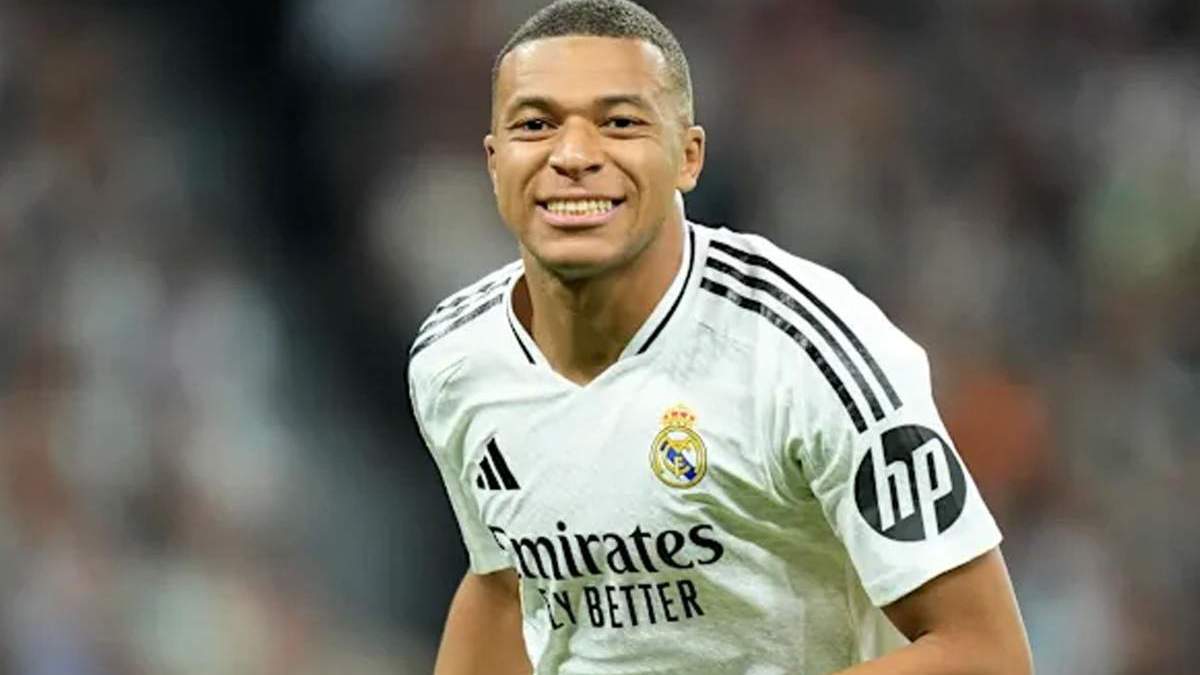 Kylian Mbappé durante un partido contra el Real Madrid