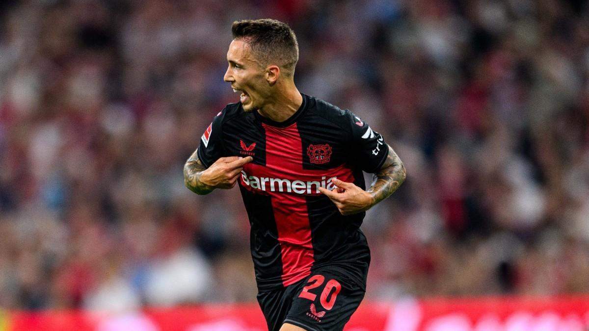 Alejandro Grimaldo celebrando un gol con el Bayer Leverkusen Alejandro Grimaldo celebrando un gol con el Bayer Leverkusen