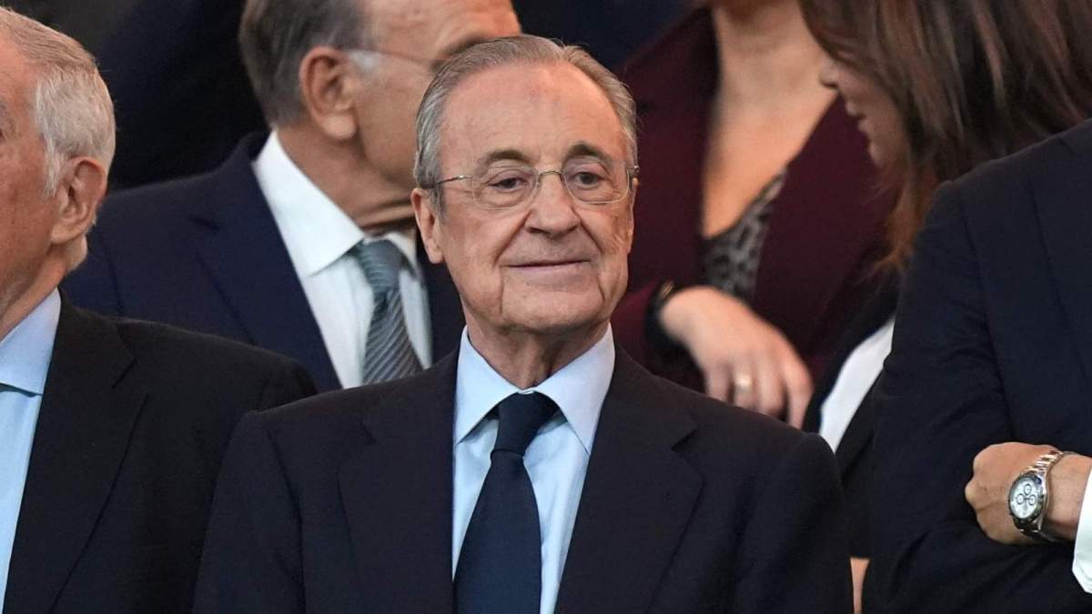 Florentino Pérez, en el palco del Santiago Bernabéu durante un partido del Real Madrid.