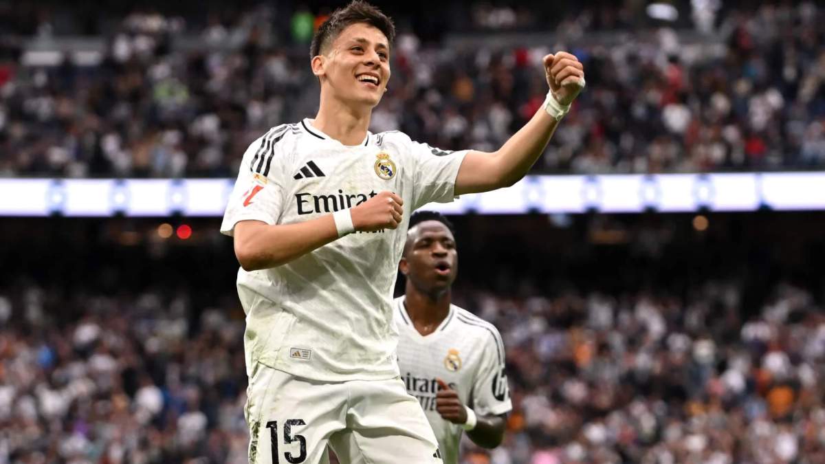 Arda Güler, celebrando un gol con el Real Madrid en el Santiago Bernabéu durante esta temporada. Arda Güler, celebrando un gol con el Real Madrid en el Santiago Bernabéu durante esta temporada.