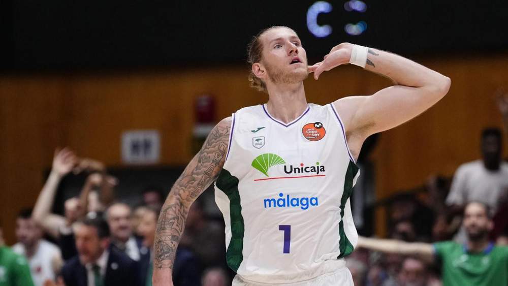 Dylan Osetkowski jugando con el Unicaja de Málaga