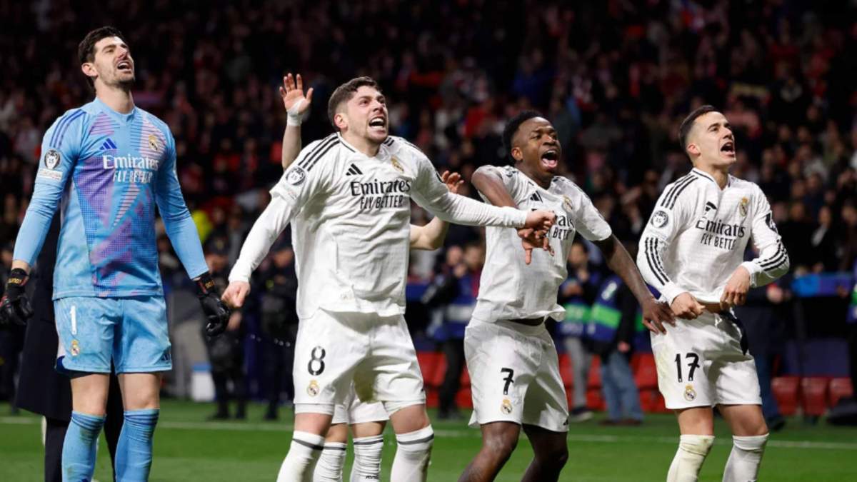 Fede Valverde celebrando junto a sus compañeros