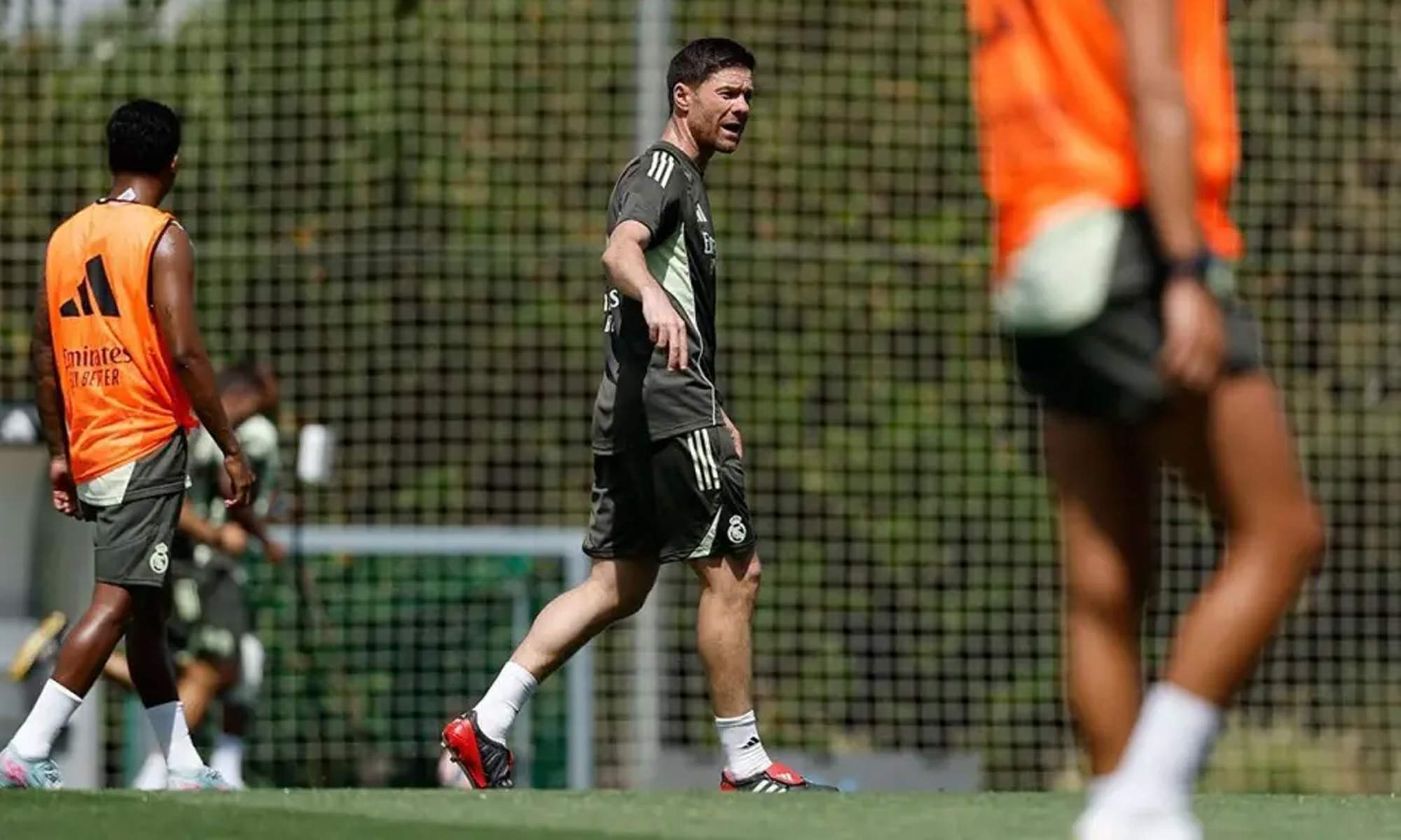 Xabi Alonso durante un entrenamiento del Real Madrid.