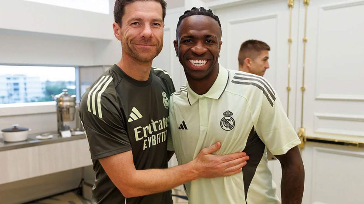 Xabi Alonso y Vinicius