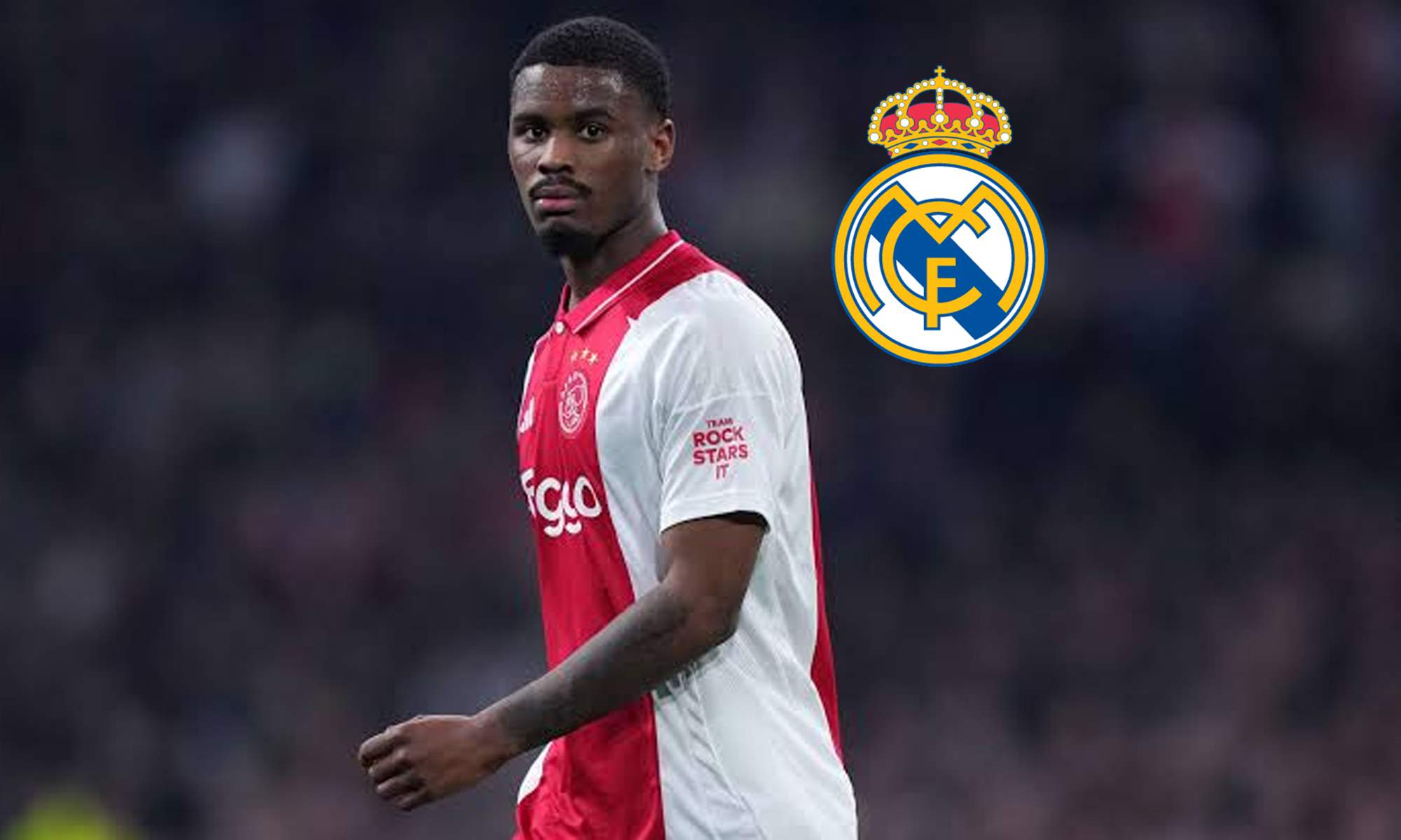 Jorrel Hato y un escudo del Real Madrid.
