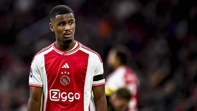 jorrel hato ajax partido