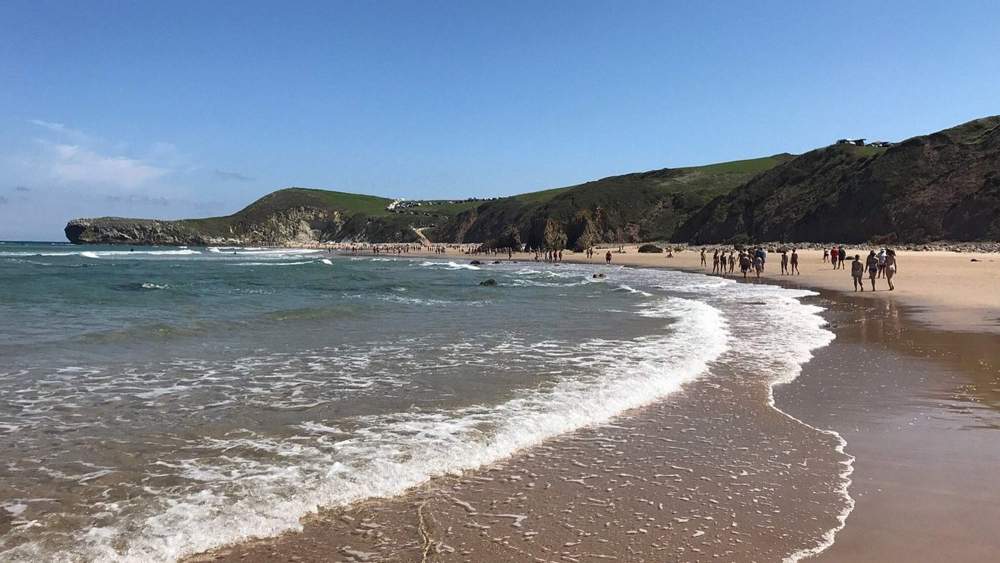 Una foto de la Playa de Oyambre, en España. Una foto de la Playa de Oyambre, en España.