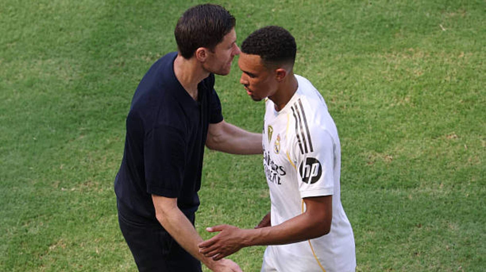 Xabi Alonso quiere cambiar a Trent frente al Pachuca. 
