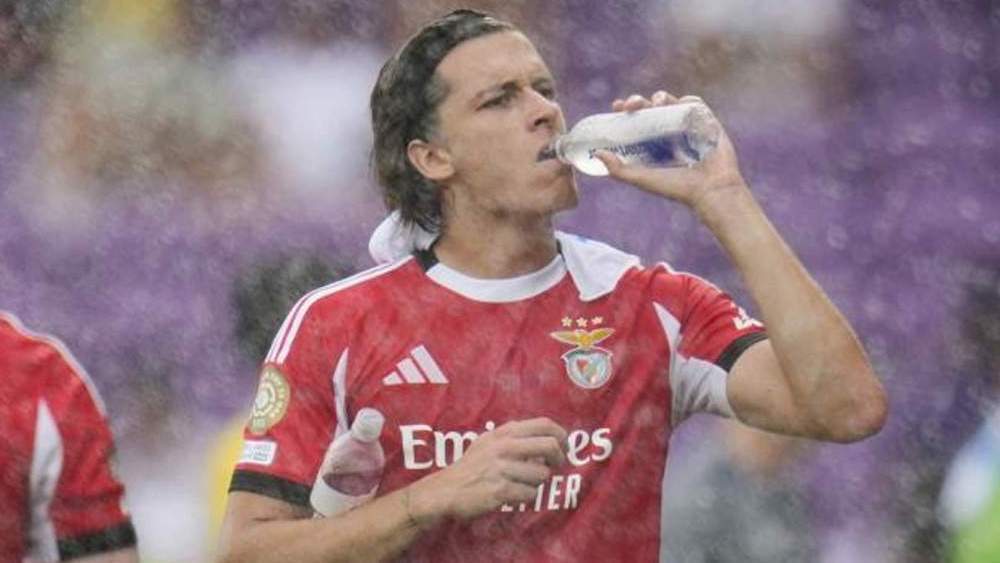 Carreras jugando con el Benfica
