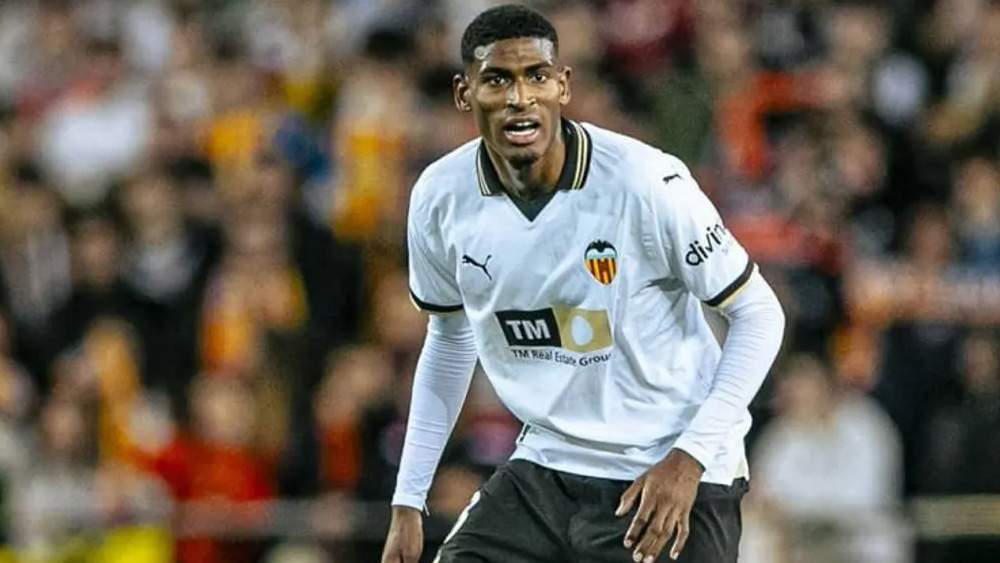 Mosquera jugando con el Valencia