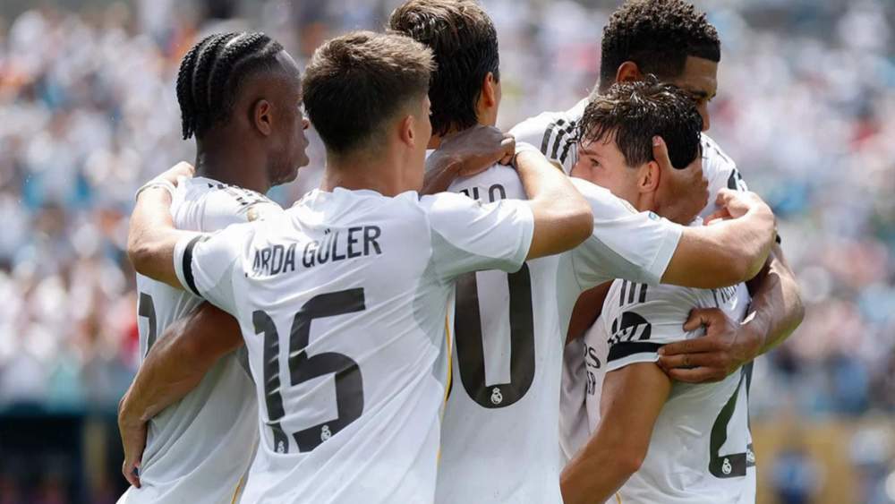 Varios jugadores del Real Madrid, celebrando uno de los goles ante el Pachuca durante el partido del domingo pasado. Varios jugadores del Real Madrid, celebrando uno de los goles ante el Pachuca durante el partido del domingo pasado.