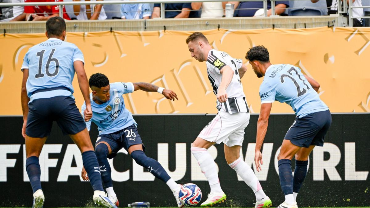 Una acción del Juventus-Manchester City del Mundial de Clubes 2025