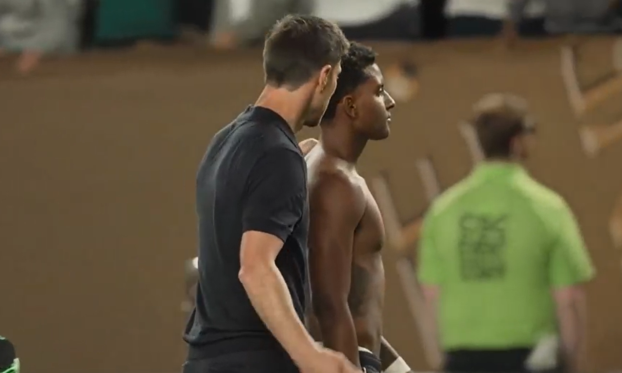 Xabi Alonso habló cara a cara con Rodrygo Goes después de ganar al RB Salzburgo