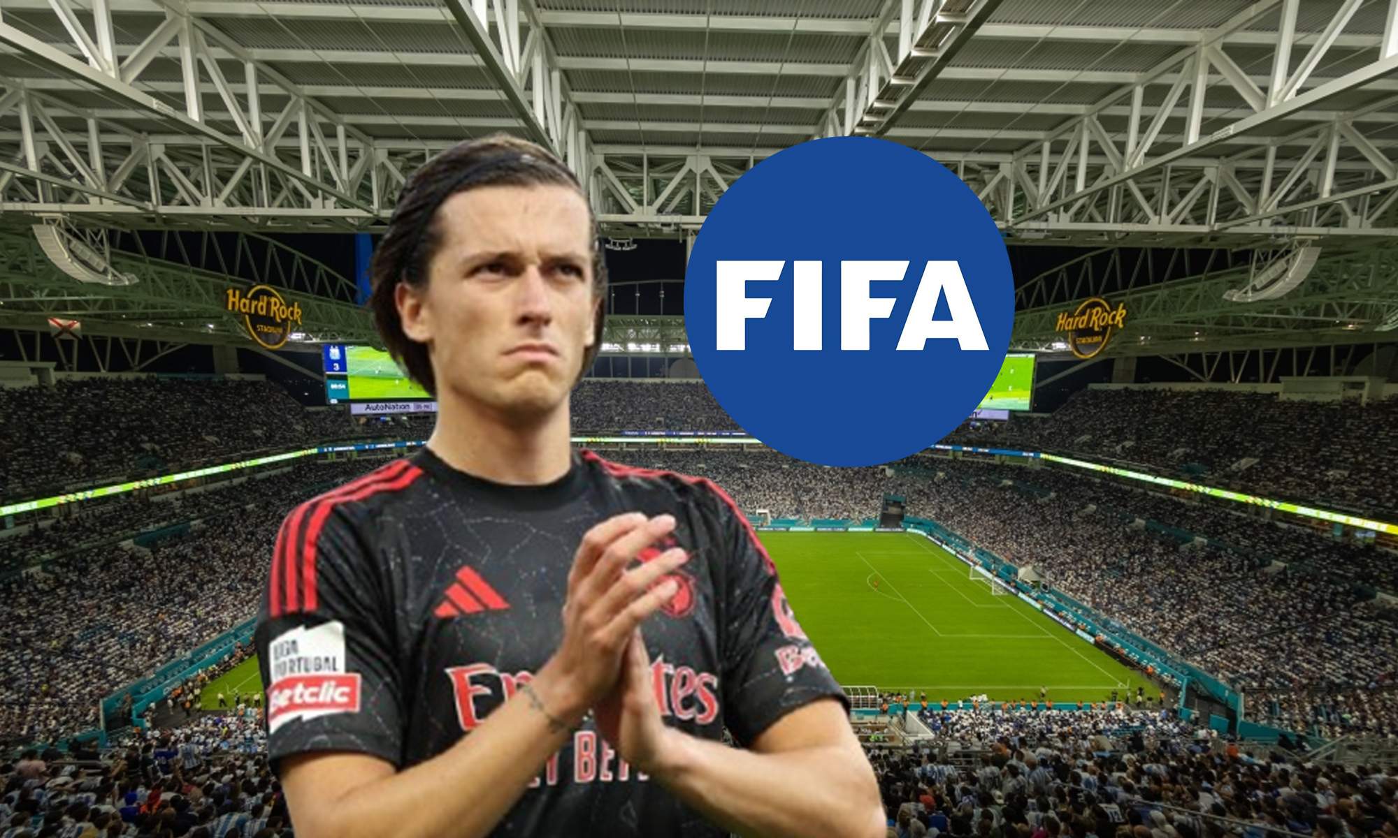 Álvaro Carreras y un logo de la FIFA.